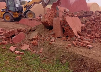 إزالة 16 مقبرة مخالفة و 3 متغيرات مكانية.. بالمنوفية 25 - جريدة المساء