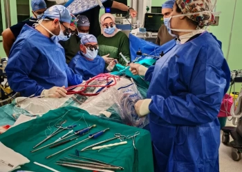 المستشفيات التعليمية استضافت خبراء عالميين بمعهد القلب القومى لإجراء الجراحات المعقدة وتدريب شباب الأطباء 26 - جريدة المساء المستشفيات التعليمية استضافت خبراء عالميين بمعهد القلب القومى لإجراء الجراحات المعقدة وتدريب شباب الأطباء 25 - جريدة المساء