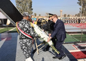 احتفالاً بالذكرى الـ 74.. محافظ المنوفية و مدير الأمن يضعان إكليل الزهور علي النصب التذكاري لشهداء الشرطة 25 - جريدة المساء
