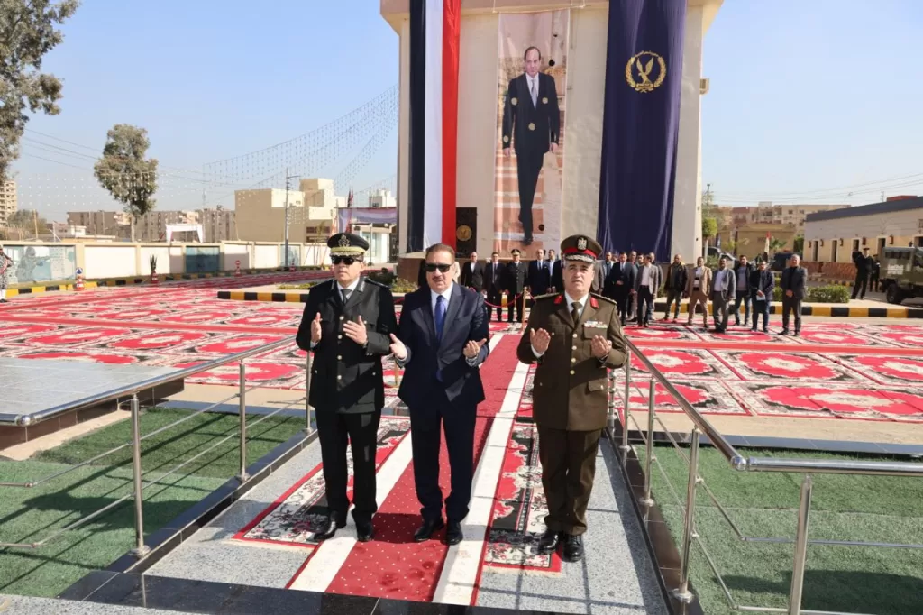 احتفالاً بالذكرى الـ 74.. محافظ المنوفية و مدير الأمن يضعان إكليل الزهور علي النصب التذكاري لشهداء الشرطة 13 - جريدة المساء