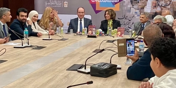 رموز السياسة والفن والثقافة يشهدون حفل توقيع كتاب «امرأة لا تنحني» لفريدة الشوباشي 1 - جريدة المساء