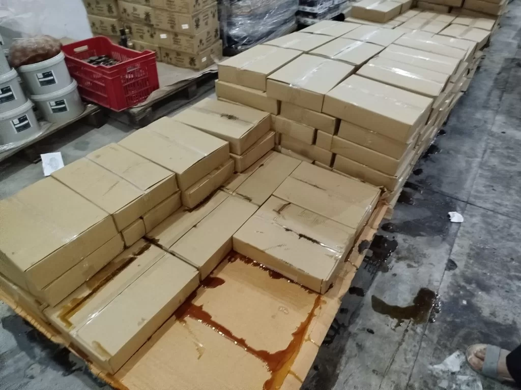 ضبط21 طن أغذية مجهولة المصدر و 3000 لتر سولار مدعم فى منشآت مخالفة.. بالسادات 21 - جريدة المساء