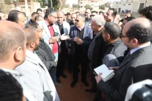 الأشموني في جولة ميدانية بالصالحية القديمة : قرارات فورية للنظافة.. تسريع محطة الرفع.. ومعرض "أهلاً رمضان" لخدمة الأهالي 25 - جريدة المساء