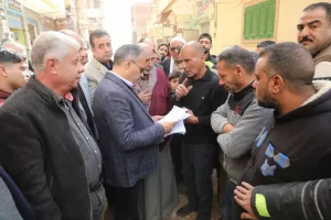 الأشموني في جولة ميدانية بالصالحية القديمة : قرارات فورية للنظافة.. تسريع محطة الرفع.. ومعرض "أهلاً رمضان" لخدمة الأهالي 23 - جريدة المساء