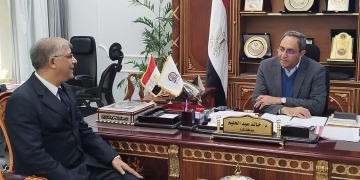 محافظ قنا يستقبل "طارق هشهش" وكيل وزارة التربية والتعليم الجديد 1 - جريدة المساء