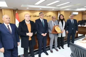 محافظ الجيزة يكرم رئيس جهاز التفتيش والمتابعة لبلوغه السن القانونية 21 - جريدة المساء