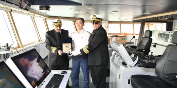 قناة السويس تستقبل أحدث سفن الحاويات الفرنسية بحمولة 250 ألف طن 2 - جريدة المساء قناة السويس تستقبل أحدث سفن الحاويات الفرنسية بحمولة 250 ألف طن 1 - جريدة المساء