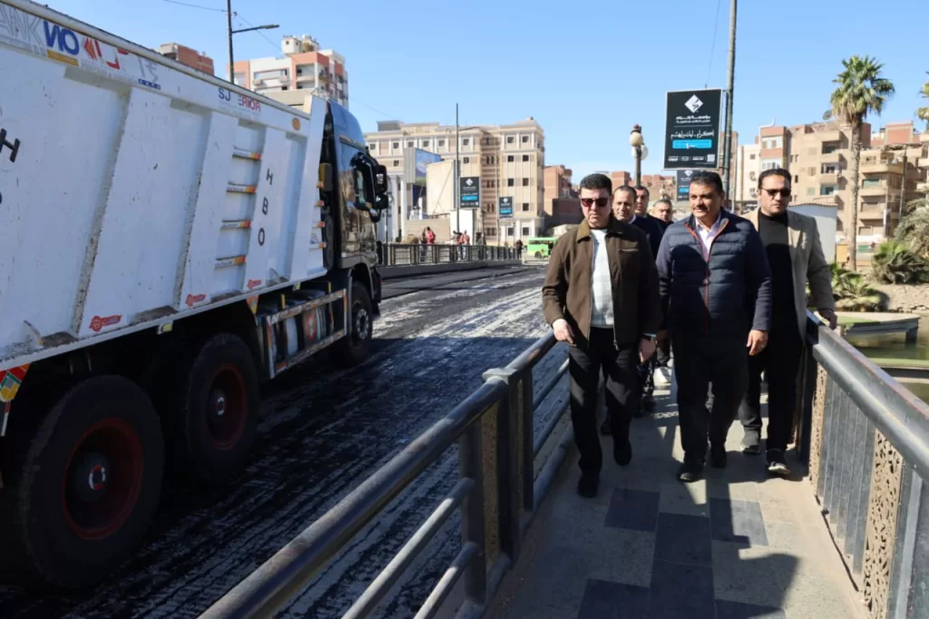 رصف كوبري مبارك بشبين الكوم..تمهيداً لدخوله الخدمة 37 - جريدة المساء