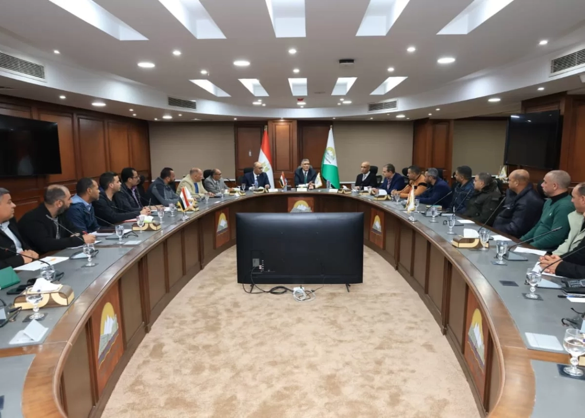محافظ الجيزة لجهاز التفتيش:"عايز أعرف المخالفة منكم قبل ما يبلّغ المواطن" 20 - جريدة المساء محافظ الجيزة لجهاز التفتيش:"عايز أعرف المخالفة منكم قبل ما يبلّغ المواطن" 19 - جريدة المساء