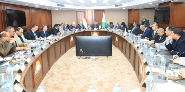 محافظ الجيزة يلتقي أعضاء مجلسي النواب والشيوخ