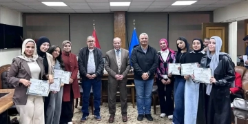 جامعة القناة تكرم طلاب كورس "المذيع المحترف" براديو الجامعة 2 - جريدة المساء جامعة القناة تكرم طلاب كورس "المذيع المحترف" براديو الجامعة 1 - جريدة المساء