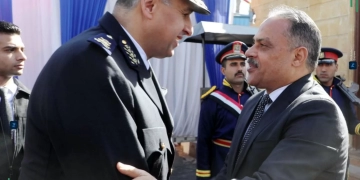 في الذكرى الـ74 لعيد الشرطة.. محافظ الشرقية ومدير الأمن يضعان إكليلاً من الزهور على النصب التذكاري لشهداء الشرطة بالزقازيق 1 - جريدة المساء