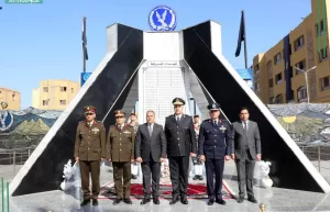 محافظ الشرقية ومدير الأمن يضعان إكليلاً من الزهور على النصب التذكاري لشهداء الشرطة 25 - جريدة المساء محافظ الشرقية ومدير الأمن يضعان إكليلاً من الزهور على النصب التذكاري لشهداء الشرطة 24 - جريدة المساء