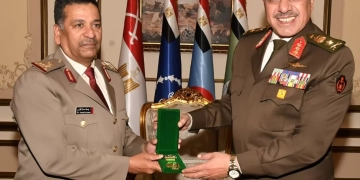 وزير الدفاع يلتقى وفد الإتحاد العربى للرياضة العسكرية برئاسة الكواري  1 - جريدة المساء