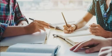 تتفرج علي الماتش ولا تذاكر للامتحانات؟.. خبيرة تربوية تنصح الطلاب 1 - جريدة المساء