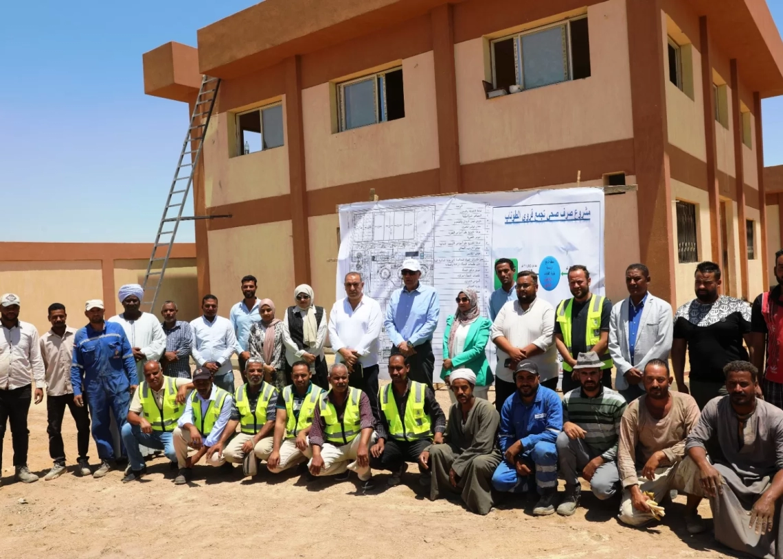 محافظ أسوان يعطى إشارة بدء التشغيل التجريبى لمحطة الطوناب للصرف الصحى 19 - جريدة المساء