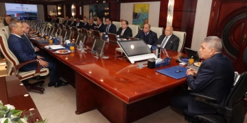 الفريق اسامةربيع:"قمة السلام" بشرم الشيخ أعادت الثقة للمجتمع الملاحي.. وانفراجة قريبة في حركة السفن خلال 2026 1 - جريدة المساء