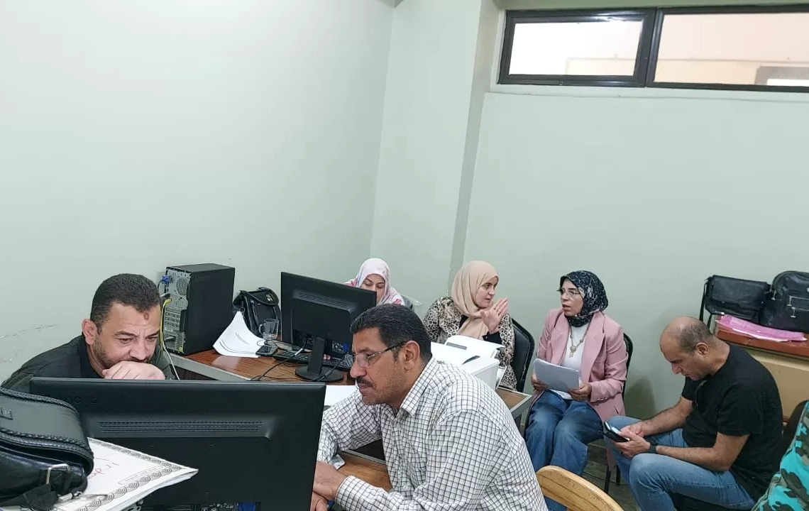 محافظ بني سويف يناقش التقرير السنوي لجهود اللجنة المكلفة بالمتابعة والإشراف على المراكز التكنولوجية 18 - جريدة المساء