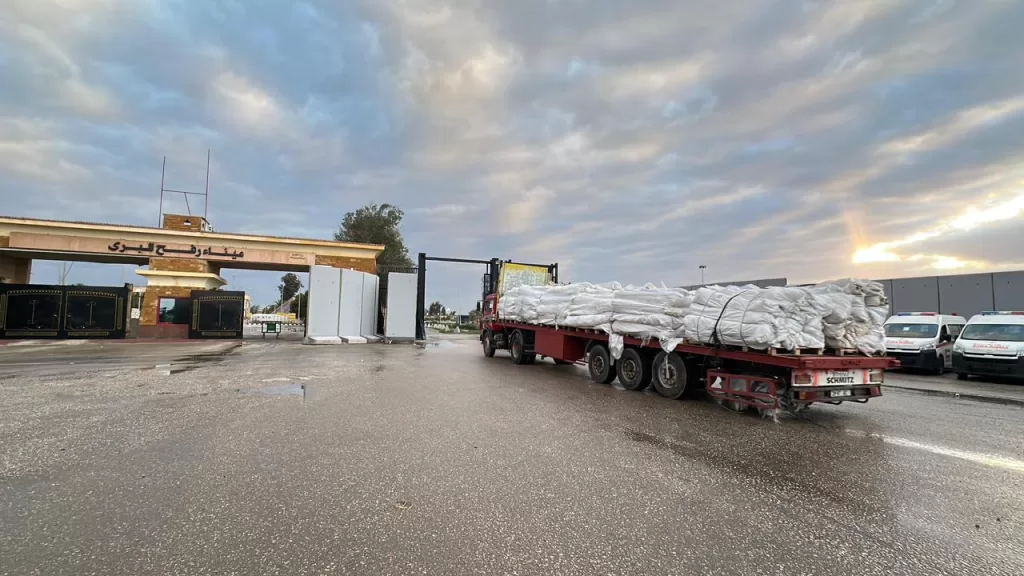 الهلال الأحمر يمد غزة بأكثر من 211 ألف سلة غذائية و 25 ألف بطانية 22 - جريدة المساء