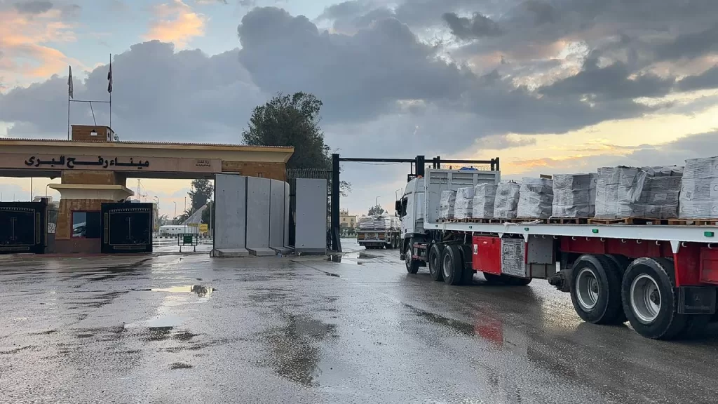 الهلال الأحمر يمد غزة بأكثر من 233 ألف سلة غذائية و 18 ألف بطانية 19 - جريدة المساء