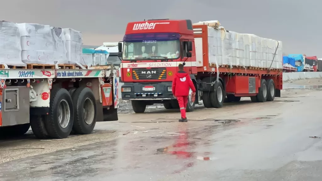 الهلال الأحمر يمد غزة بأكثر من 233 ألف سلة غذائية و 18 ألف بطانية 25 - جريدة المساء