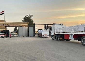 الهلال الأحمر المصرى يمد غزة بزاد العزة 110