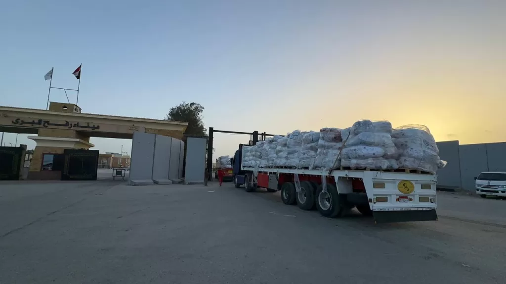 الدفع بـ 7.4 آلاف طن مساعدات إغاثية تحمل الأمل والدفء لغزة 23 - جريدة المساء