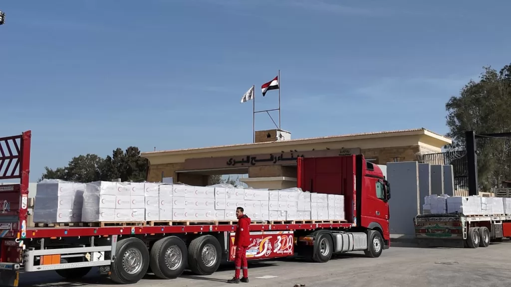 الهلال الأحمر يمد غزة بـ7550 طن مساعدات شتوية وغذائية 24 - جريدة المساء
