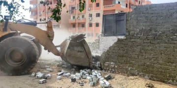 محافظ أسوان يشدد لتكثيف الجهود لإستكمال أعمال إزالة التعديات بالمرحلة الأولى من الموجه الـ 28 .. وإزالة 22 حالة تعدى بمدن دراو وأسوان والبصيلية 1 - جريدة المساء