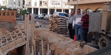 رئيس حي جنوب الغردقة يقوم بإيقاف أعمال بناء مخالفة بالكوثر 1 - جريدة المساء