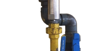 خراط بشركة مياه سوهاج يصنع من الخردة منظم لاجهزة الكلور سعة 200 كجم 2 - جريدة المساء خراط بشركة مياه سوهاج يصنع من الخردة منظم لاجهزة الكلور سعة 200 كجم 1 - جريدة المساء