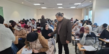 عميد تكنولوجيا الصناعة والطاقة يتفقد اختبارات طلاب تكنولوجيا المعلومات بجامعة الدلتا 1 - جريدة المساء
