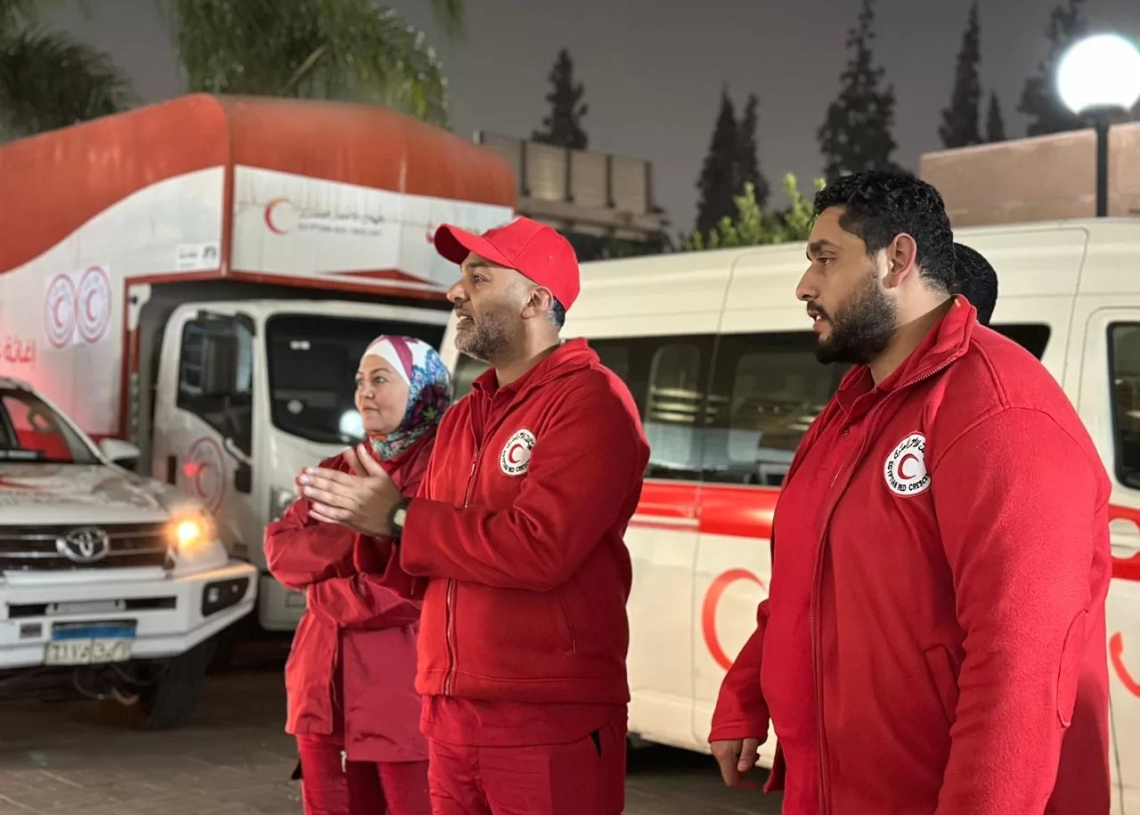 فرق الهلال الأحمر تؤمِّن احتفالات عيد الميلاد