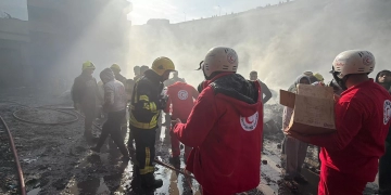الهلال الأحمر يتدخل لدعم المصابين في حريق الزرايب 1 - جريدة المساء