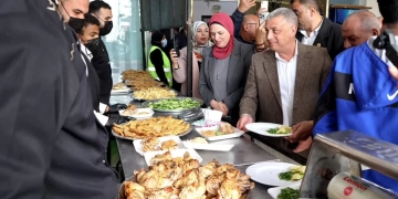 محافظ الإسماعيلية:"مطبخ الخير" لدعم الأسر الأولى بالرعاية مستمر حتي شهر رمضان 1 - جريدة المساء