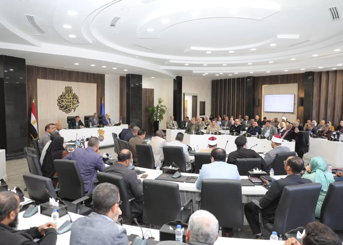 محافظ أسوان يشدد على التعامل الفورى والحاسم مع مخالفات البناء والتعديات المستحدثة عبر منظومة المتغيرات المكانية 19 - جريدة المساء