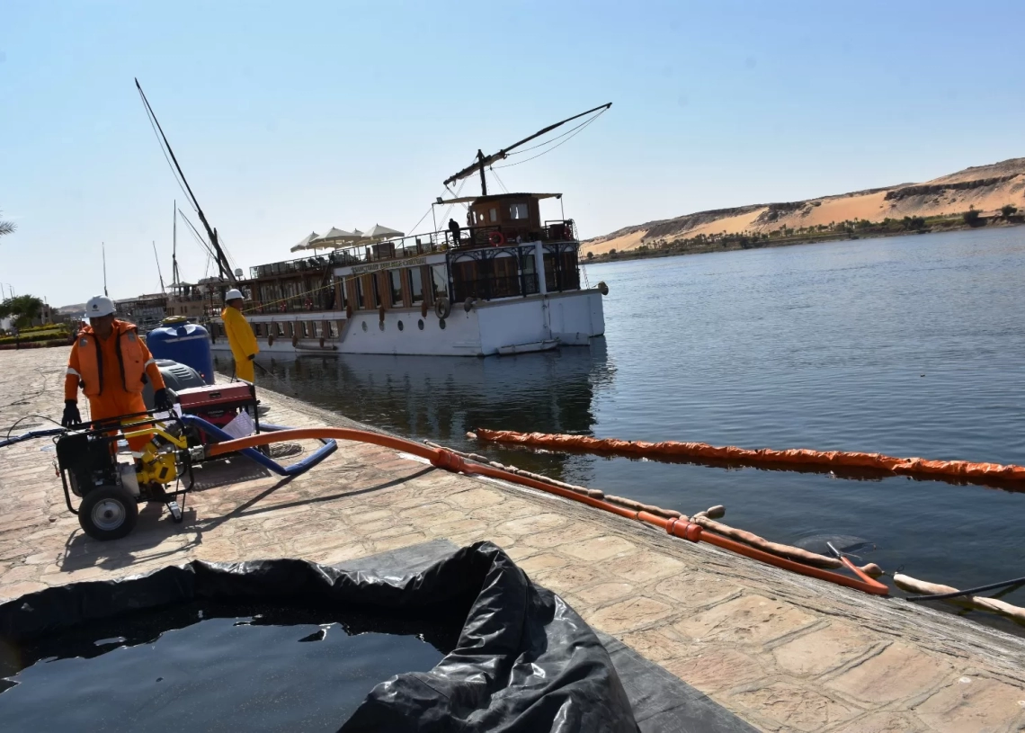 السكرتير العام المساعد يشهد إحتفالية مكتبة مصر العامة بالعيد القومى لاسوان 18 - جريدة المساء