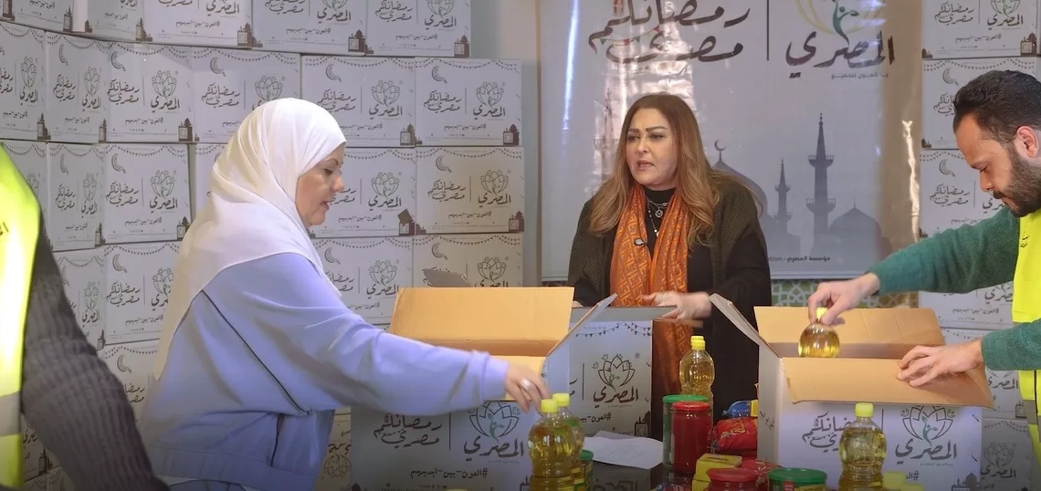 نجوم الفن يشاركون في تعبئة كراتين «رمضانكم مصري» لدعم الأكثر احتياجًا 20 - جريدة المساء نجوم الفن يشاركون في تعبئة كراتين «رمضانكم مصري» لدعم الأكثر احتياجًا 19 - جريدة المساء