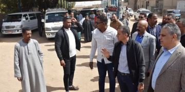 محافظ أسوان : يطالب بإصلاح وصيانة تسريب المياه لبعض العمارات السكنية في منطقة السيل 1 - جريدة المساء