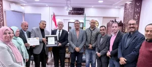 أيمن موسى يكرّم مدير عام التعليم العام بالإسماعيلية 23 - جريدة المساء
