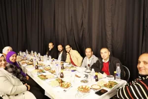 محافظ المنيا يشارك موظفي الديوان العام إفطار رمضان 25 - جريدة المساء