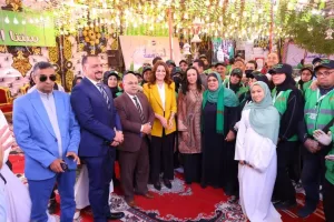 وزيرة التضامن ونائب محافظ الجيزة تطلعان على وحدة إطعام