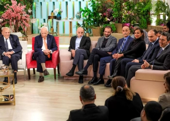 مجدي يعقوب مع منى الشاذلي: "فخور بالجيل الجديد من الأطباء" 27 - جريدة المساء