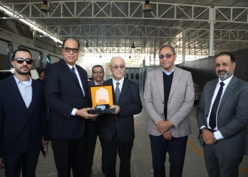 محافظ قنا والسفير الياباني يتفقدان المجمع الصناعي بالصالحية ويبحثان سبل تطوير الصناعات الحرفية 25 - جريدة المساء