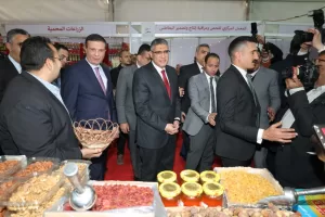 وزيرا الزراعة والتموين ومحافظ الجيزة يفتتحون معرض السلع الغذائية بالمتحف الزراعي 25 - جريدة المساء