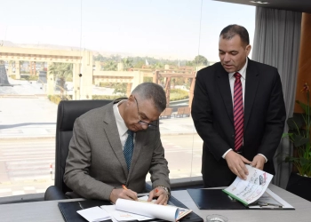 محافظ أسوان يعتمد نتيجة الفصل الدراسى الأول للشهادة الإعدادية 23 - جريدة المساء