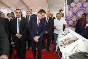 وزيرا الزراعة والتموين ومحافظ الجيزة يفتتحون معرض السلع الغذائية بالمتحف الزراعي 37 - جريدة المساء