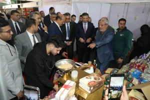 وزيرا الزراعة والتموين ومحافظ الجيزة يفتتحون معرض السلع الغذائية بالمتحف الزراعي 39 - جريدة المساء