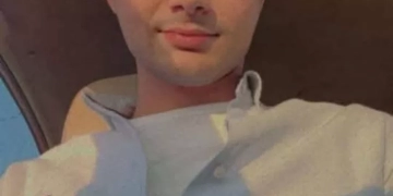 محافظ كفرالشيخ يتقدم الجنازة العسكرية لشهيد الواجب النقيب معاون مباحث مركز شرطة الحامول بمسقط رأسه بمدينة بيلا 1 - جريدة المساء