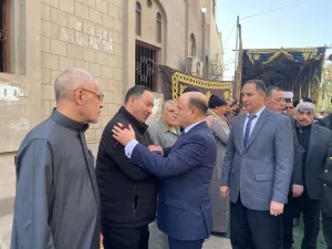 محافظ كفرالشيخ يتقدم الجنازة العسكرية لشهيد الواجب النقيب معاون مباحث مركز شرطة الحامول 23 - جريدة المساء